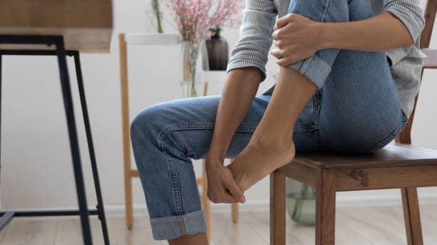 dolor de pies mujer